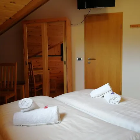 아파트 Casa Ninfea Panzio 체르젝토마