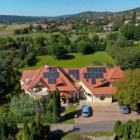 Casa Ninfea Panzio تشيرستوموي